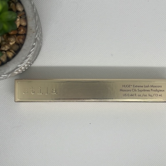 Mascara Trio-Blinc, Cover Girl, and Stila - Picture 6 of 9